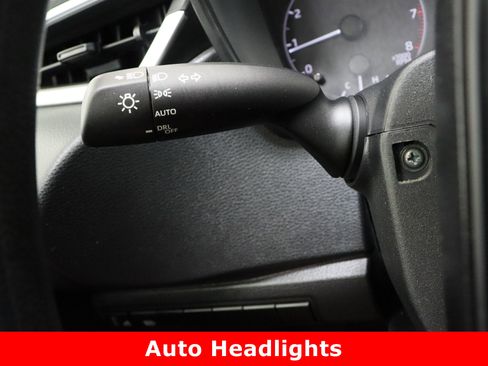 Used 2025 Toyota Corolla LE image 22