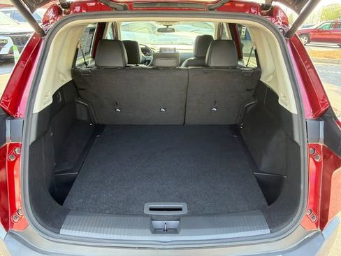 Used 2021 Nissan Rogue SV w/ Premium Package image 18