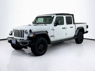 Used 2023 Jeep Gladiator Sport AWD/4WD video 1