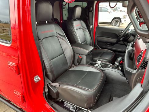 Used 2022 Jeep Gladiator Rubicon w/ Cold Weather Group image 25