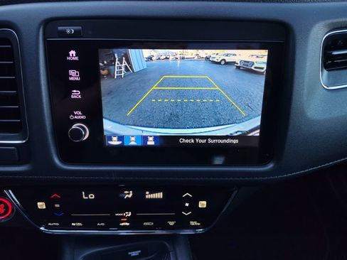 Used 2019 Honda HR-V Touring image 8