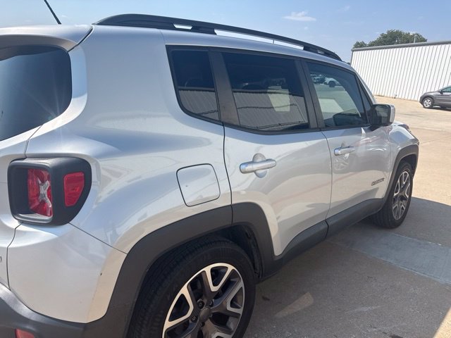 Used 2015 Jeep Renegade Latitude FWD image 6