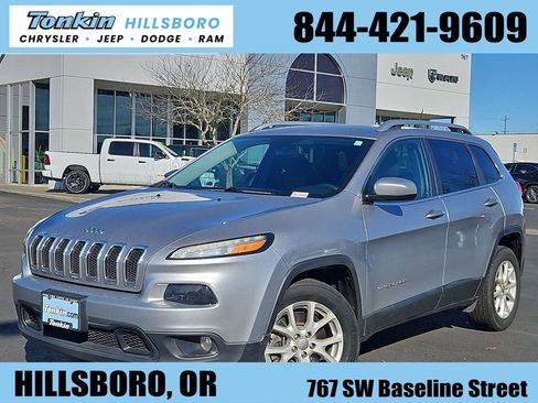 Used 2018 Jeep Cherokee Latitude image 1
