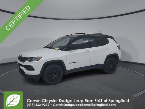 Used 2024 Jeep Compass Latitude w/ Convenience Group image 5