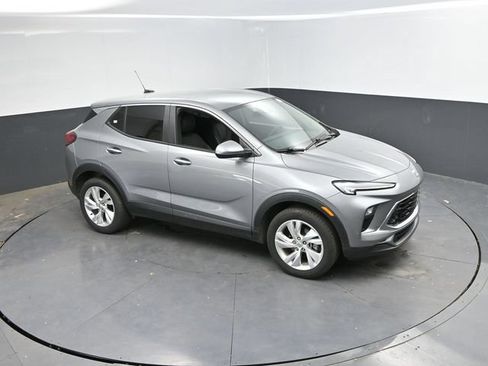 Used 2025 Buick Encore GX Preferred AWD/4WD image 31