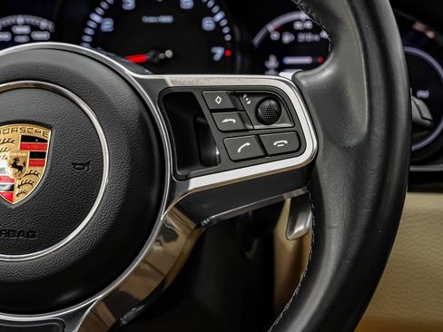 Used 2019 Porsche Cayenne image 16