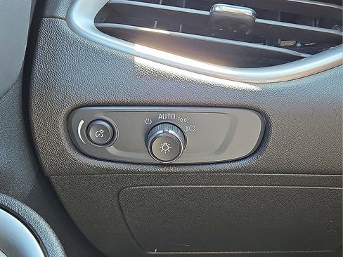 Used 2025 Chevrolet Malibu LS FWD image 24