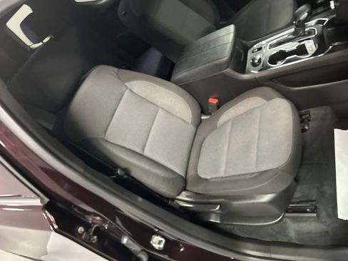 Used 2023 Chevrolet Traverse LT FWD image 26