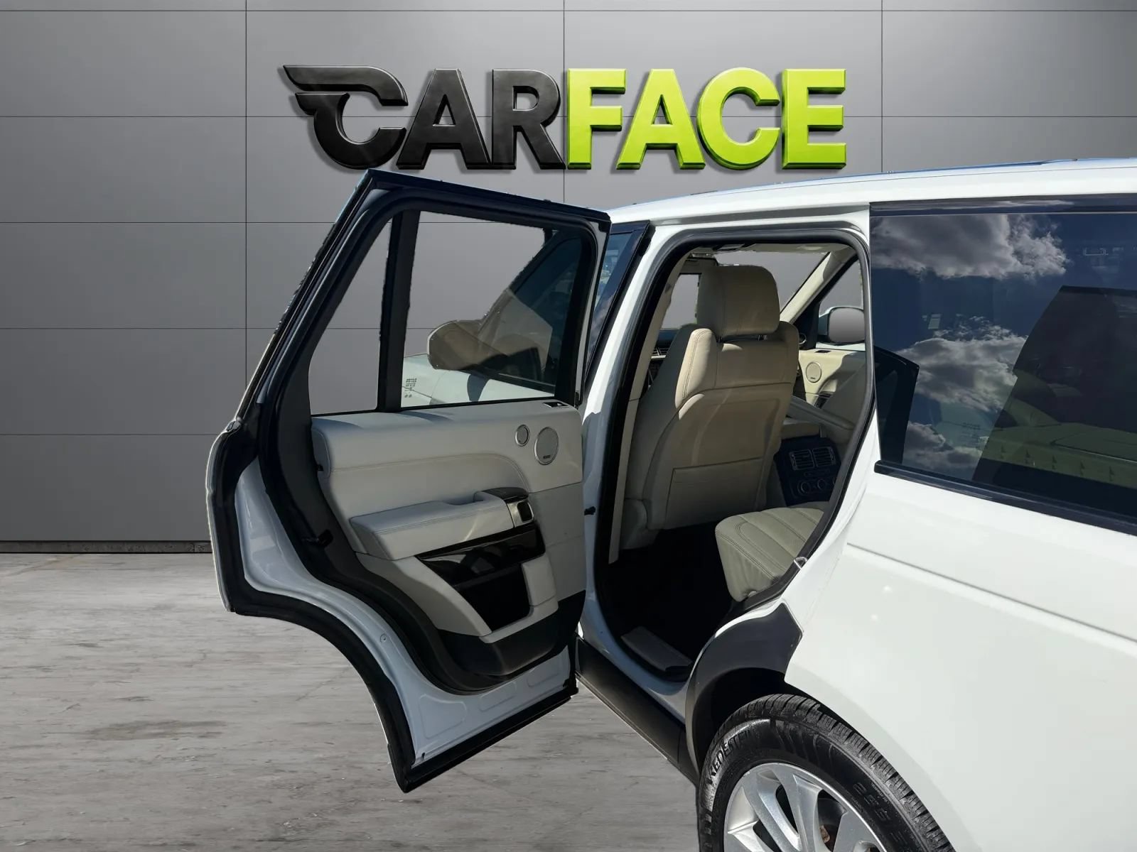 Used 2013 Land Rover Range Rover HSE AWD/4WD image 18