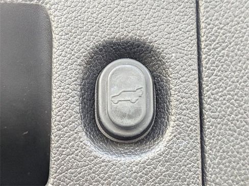 Used 2016 GMC Yukon SLE w/ Convenience Package image 12