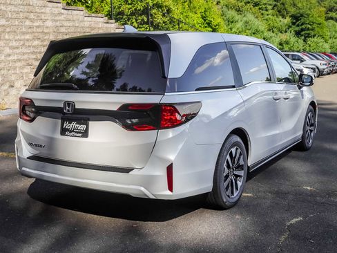 New 2026 Honda Odyssey EX-L image 3