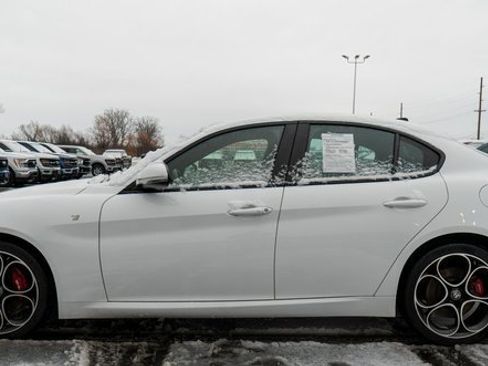 Used 2022 Alfa Romeo Giulia Ti w/ Active Assist Plus Package image 9