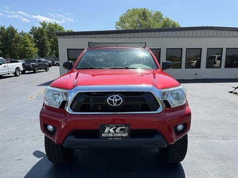 Used 2013 Toyota Tacoma 4x4 Double Cab w/ SR5 Pkg image 4