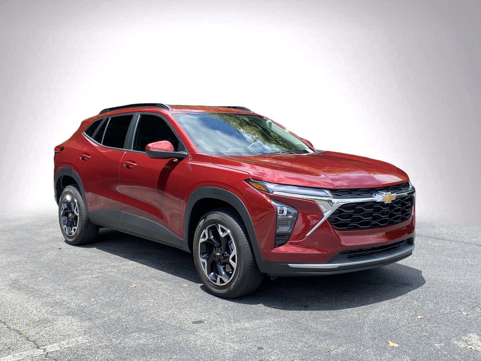 Used 2025 Chevrolet Trax LT w/ Driver Confidence Package FWD image 2