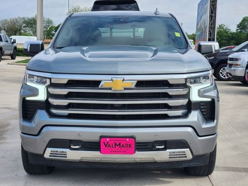 Used 2024 Chevrolet Silverado 1500 High Country w/ High Country Premium Package AWD/4WD image 2