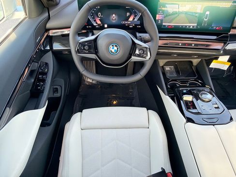 New 2026 BMW i5 eDrive40 RWD image 16
