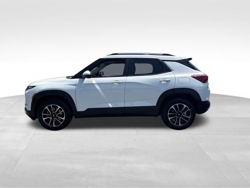 Certified 2025 Chevrolet TrailBlazer LT AWD/4WD image 2