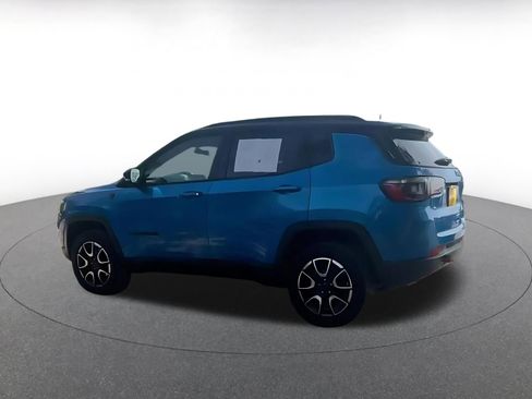 Used 2025 Jeep Compass Trailhawk AWD/4WD image 10