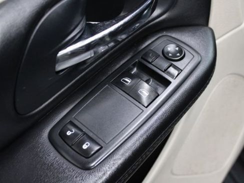 Used 2014 Dodge Grand Caravan American Value Package image 8
