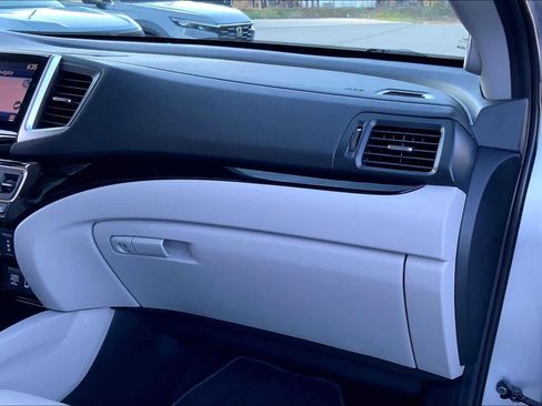Used 2019 Honda Ridgeline RTL-E image 19