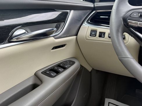 Used 2020 Cadillac XT6 Premium Luxury FWD image 30