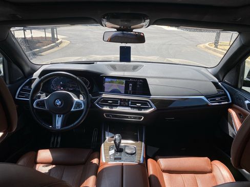 Used 2019 BMW X5 xDrive40i w/ M Sport Package image 17