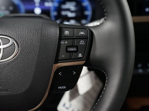 New 2025 Toyota Crown Signia image 13