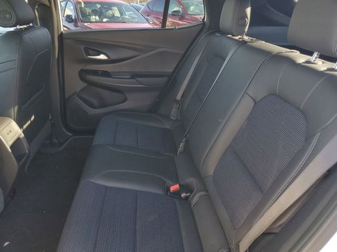 Used 2025 Buick Envista Preferred image 24