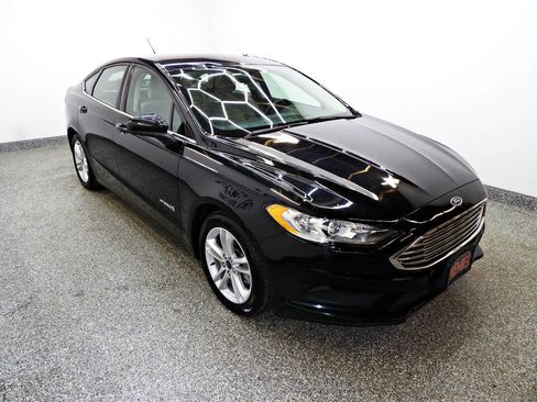 Used 2018 Ford Fusion S image 3