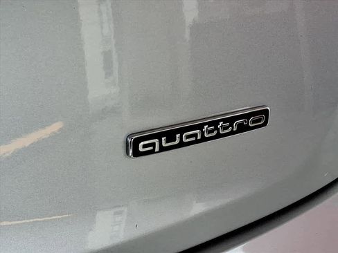 Used 2023 Audi Q5 2.0T Premium w/ Convenience Package image 19