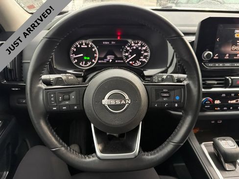 Used 2022 Nissan Pathfinder SV FWD image 10