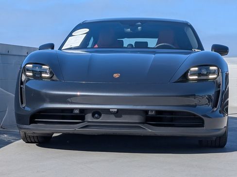 Used 2024 Porsche Taycan image 8