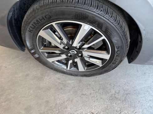 Used 2025 Nissan Versa SV FWD image 30