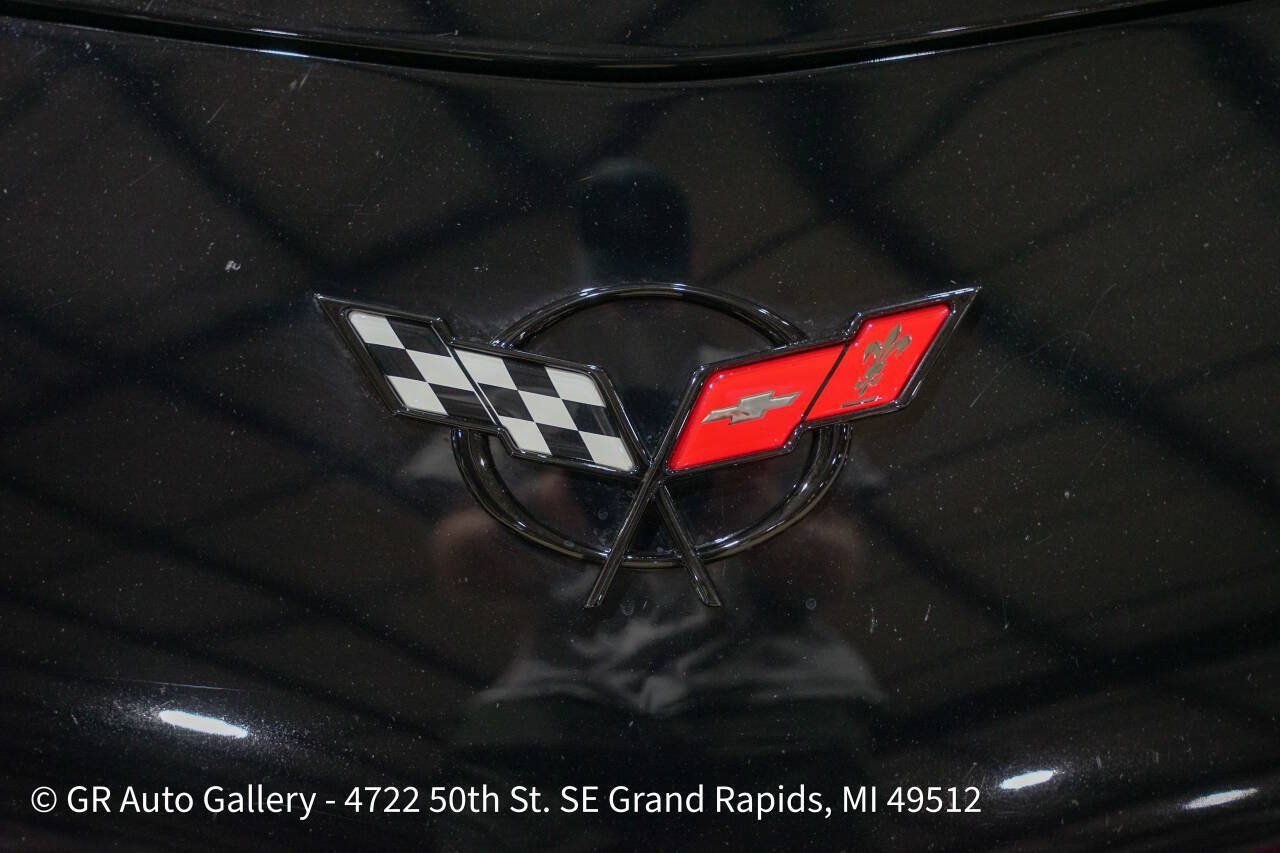 Used 1999 Chevrolet Corvette Coupe RWD image 21