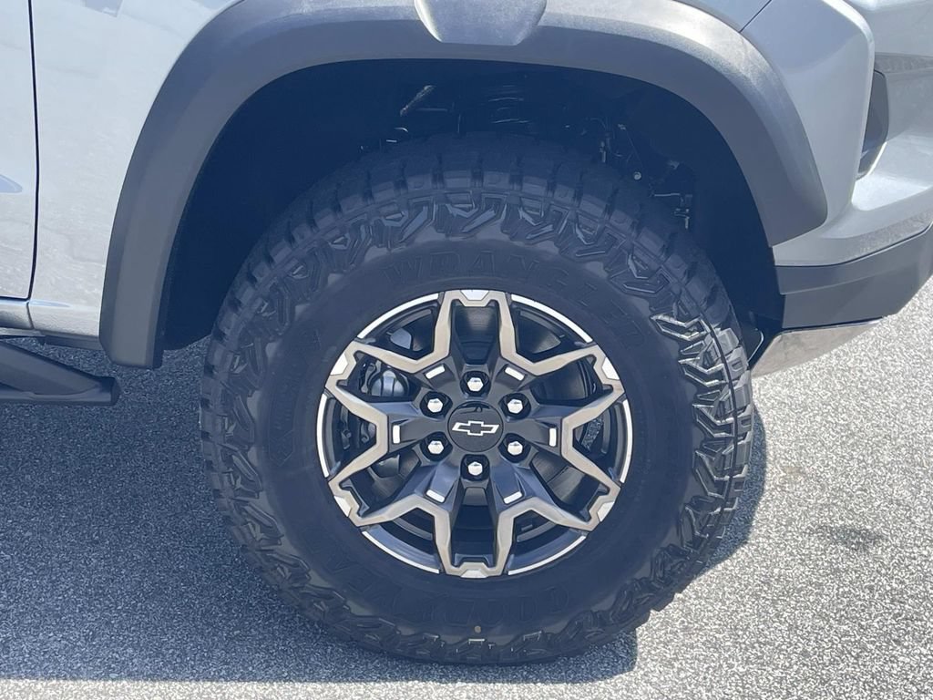 New 2026 Chevrolet Colorado ZR2 w/ Technology Package AWD/4WD image 10