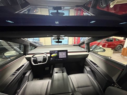 Used 2024 Tesla Cybertruck AWD Crew Cab image 13