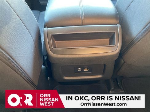 Used 2024 Nissan Pathfinder S image 18