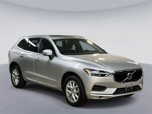 Used 2021 Volvo XC60 T5 Momentum w/ Advanced Package image 6