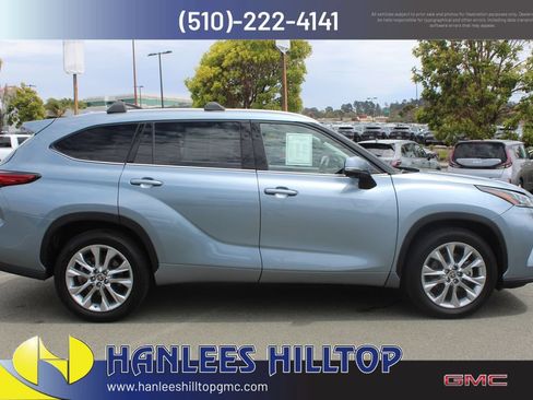 Used 2023 Toyota Highlander Limited FWD image 6