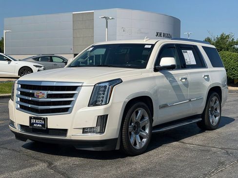 Used 2015 Cadillac Escalade Luxury AWD/4WD image 4