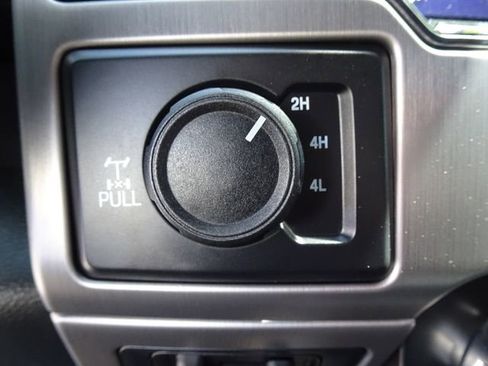 Used 2022 Ford F250 Platinum w/ FX4 Off-Road Package AWD/4WD image 24