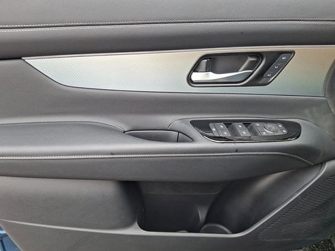 Certified 2025 Nissan Murano SL image 12