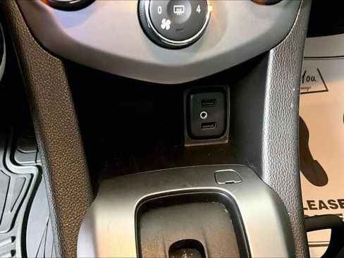 Used 2019 Chevrolet Sonic LT FWD image 33