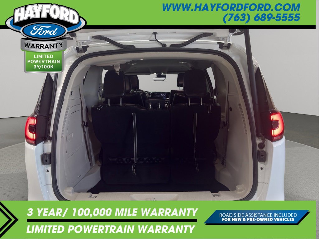 Used 2024 Chrysler Pacifica Limited FWD image 20