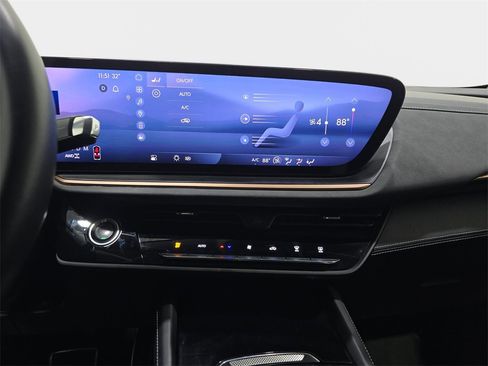 Used 2024 Buick Envision Sport Touring image 22