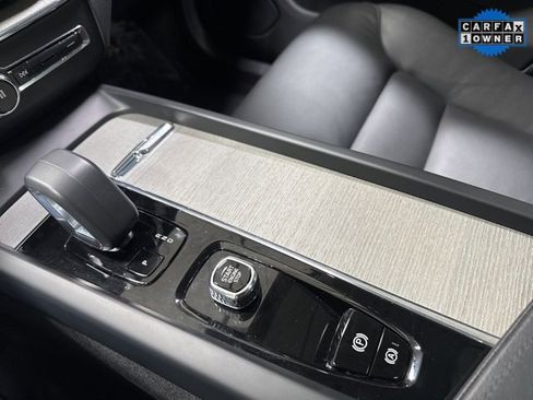 Used 2025 Volvo XC60 B5 Plus image 20