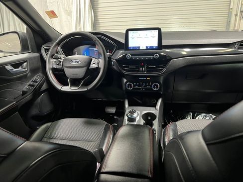 Used 2025 Ford Escape ST-Line AWD/4WD image 18