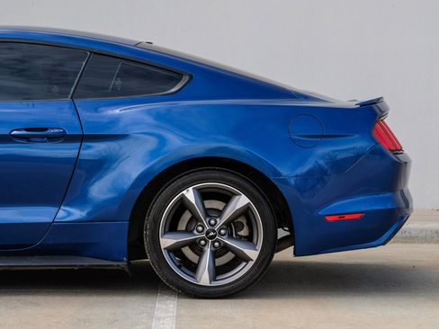 Used 2017 Ford Mustang GT image 14