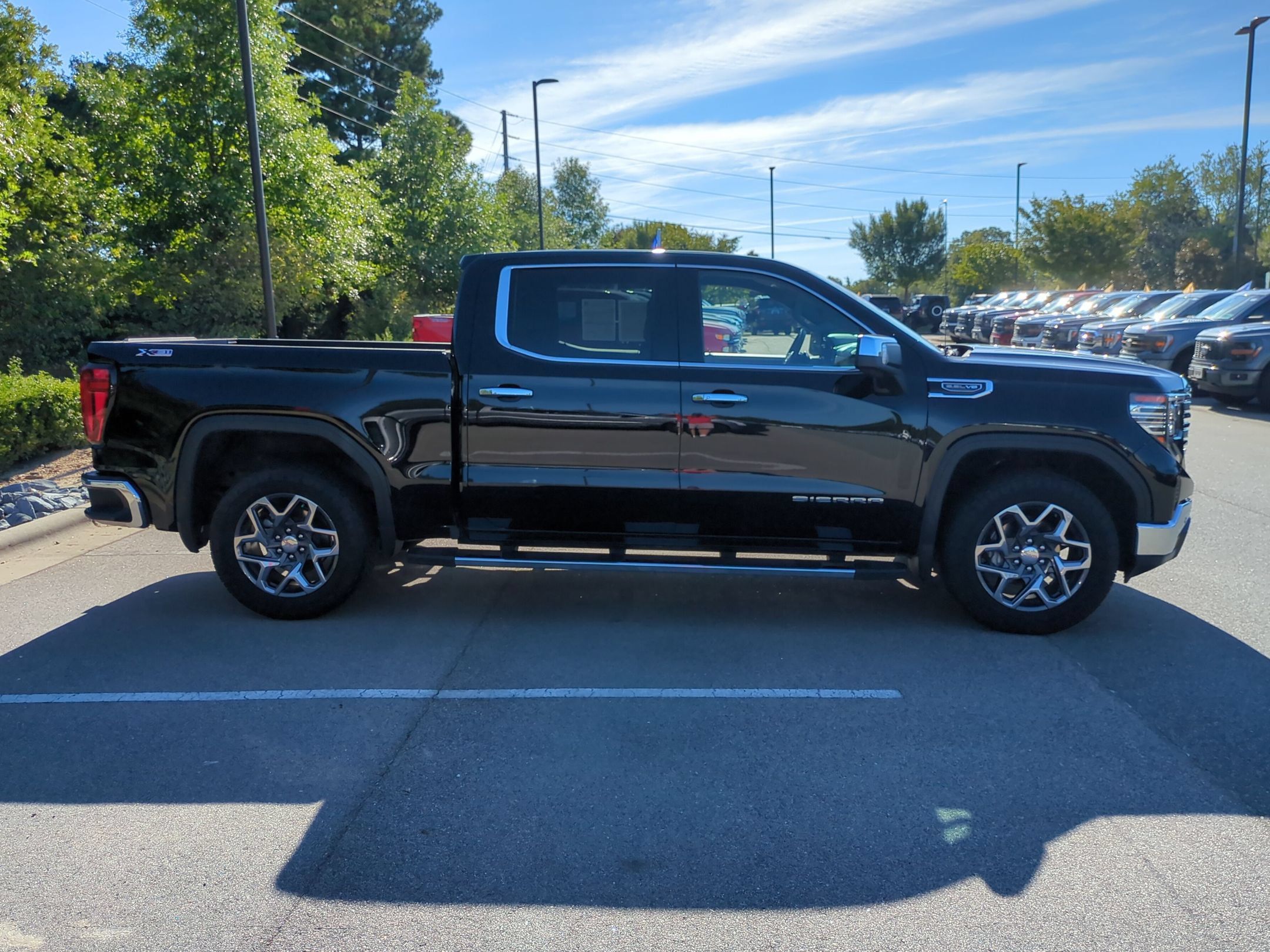 Used 2025 GMC Sierra 1500 SLT w/ SLT Premium Plus Package AWD/4WD image 3
