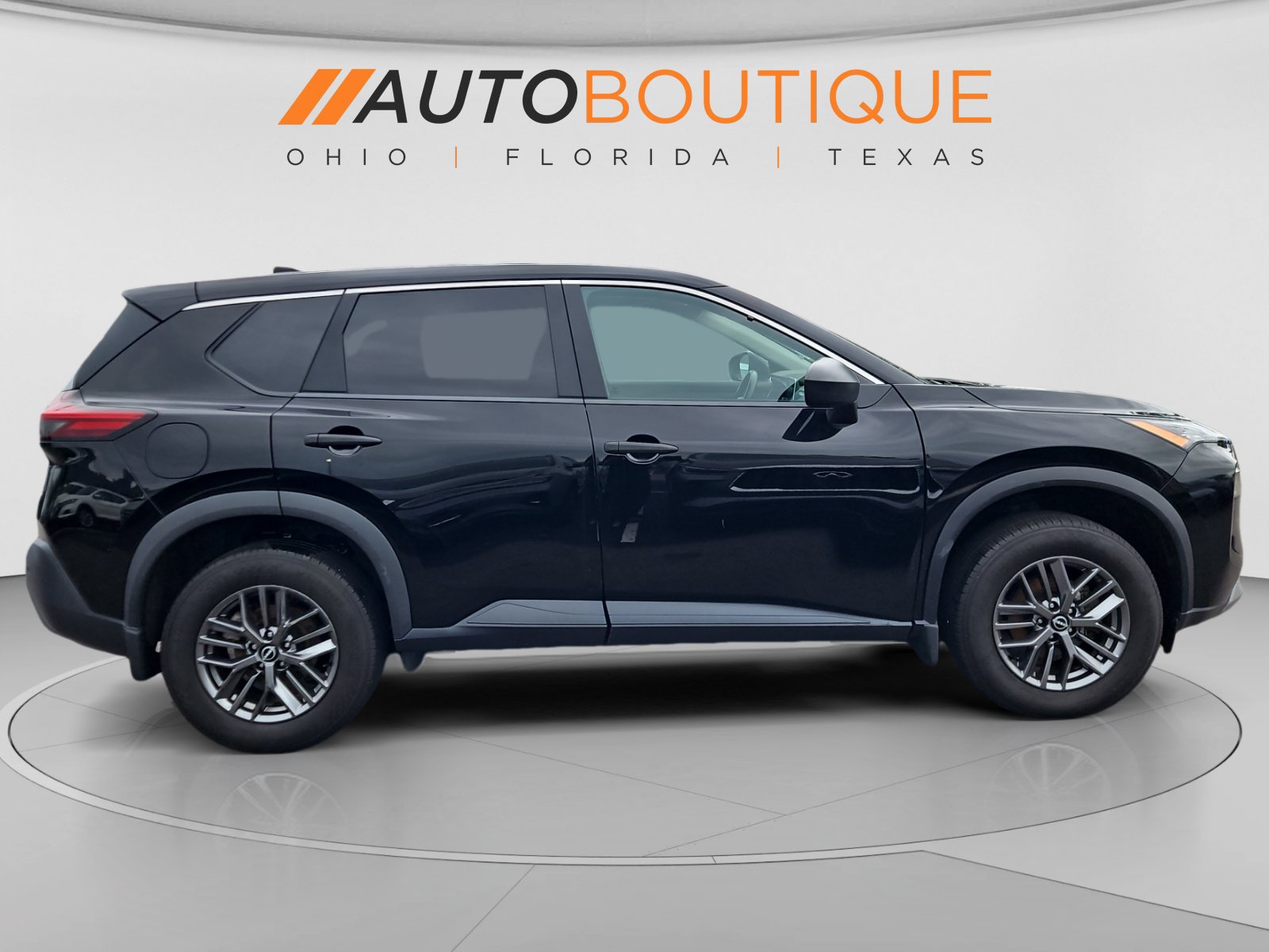 Used 2023 Nissan Rogue S AWD/4WD image 6